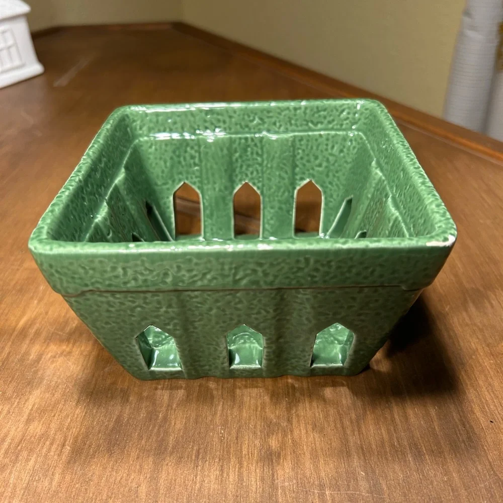 Sur La Table Green Ceramic Berry/Strawberry Basket 5.5x5.5x3.5